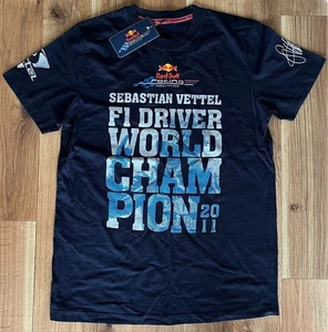 Sebastian Vettel 2011 F1 World Champion Red Bull Racing T-Shirt L – New w/ Tags - Picture 1 of 6