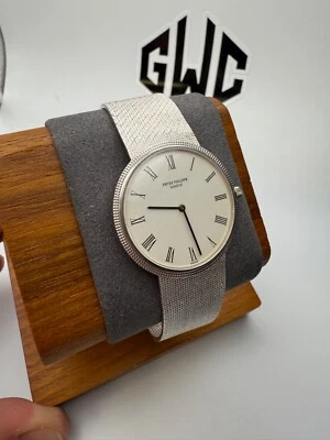 Patek Philippe Calatrava 3520/1G 18K White Gold White Dial 32mm Vintage - Image 1 of 4