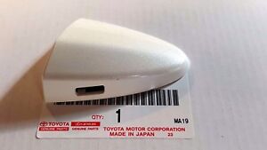 NEW LEXUS IS250 KEY HOLE COVER ACCESS DOOR CAP LEFT FRONT WHITE PEARL CODE 062