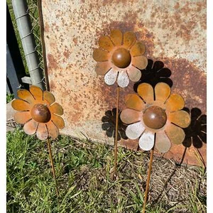 Flower Garden Spike small Daisy Metal Art & Garden Sculpture Australian Made - Picture 1 of 3