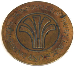 HONEYWELL EDP COMPUTER ENGINEERING SCIENCE MEDAL TROPHY TOKEN MEDALLION BRONZE ! - Picture 1 of 2