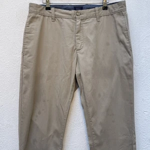 GAP Khakis Chinos Trousers 34 x 30 Tan Beige Straight Leg Wrinkle Free Classic - Picture 1 of 17