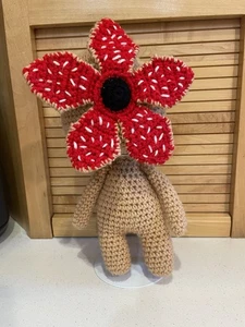 Handgefertigt gehäkelt 12 Zoll Stofftier DEMOGORGON Stranger Things Netflix Serie - Bild 1 von 11
