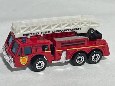 Matchbox Collectors Choice Extending Ladder Fire Engine #3 METRO FIRE DEPT, Red - Image 1 of 4