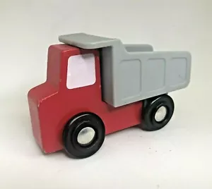 Melissa & Doug Camión volquete de madera gris rojo Construcción Rueda de tren Juguete para niños 3.5 " - Imagen 1 de 5