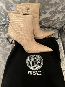 Versace Damen Schlangenstiefel Größe 38, beige. - Bild 1 von 12