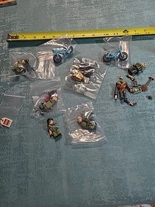 LEGO MINI FIGURES AND PARTS - Picture 1 of 16