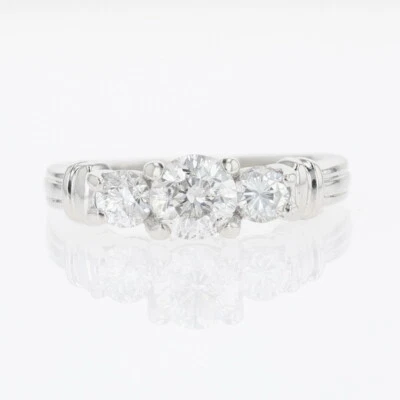 Обручальное кольцо с тремя ребристыми бриллиантами 0,79 карата платина размер 4,5 - Изображение 1 из 4