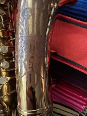 Saxofón alto vintage Conn 6M Naked Lady con estuche Foto 1 de 4