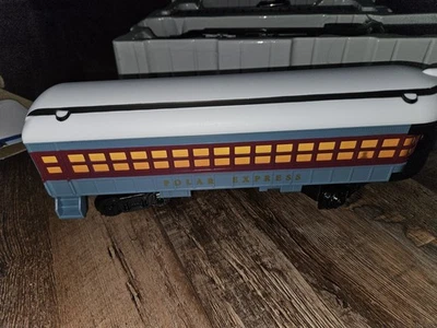Lionel 7-11803 The Polar Express Observation Car G gauge Excellent Pre-owned - Image 1 of 4