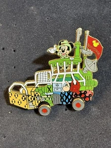 Disney Mickey Mouse Animal Kingdom Parade Pin Moving Wheels - Picture 1 of 2