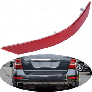 RH Rear Bumper Reflector For Mercedes Benz ML Class ML350 ML550 ML63 2008-2011 - Picture 1 of 6