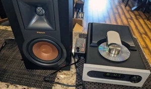 Transporte/reproductor de CD Bel Canto Design CD-2 con adaptador de corriente universal, ¡en caja! - Imagen 1 de 9