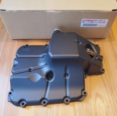 YAMAHA Genuine XSR900 FJ09 FZ09 MT09 OIL PAN STRAINER COVER B56-13400-10-00 NEW - Image 1 of 4
