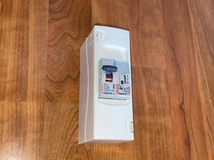 tableau coffret chauffe eau avec relais demi tarif legrand + disjoncteur 20A - Foto 1 di 4