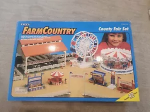 Vintage (1997) Ertl Farm Country County Messe Set - #4443 - Neu in BOX 92 Stück - Bild 1 von 7