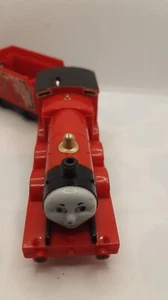 TOMY Thomas & Friends James Motorizado Plarail Trackmaster 2003 Tren Rojo #10 - Imagen 1 de 5