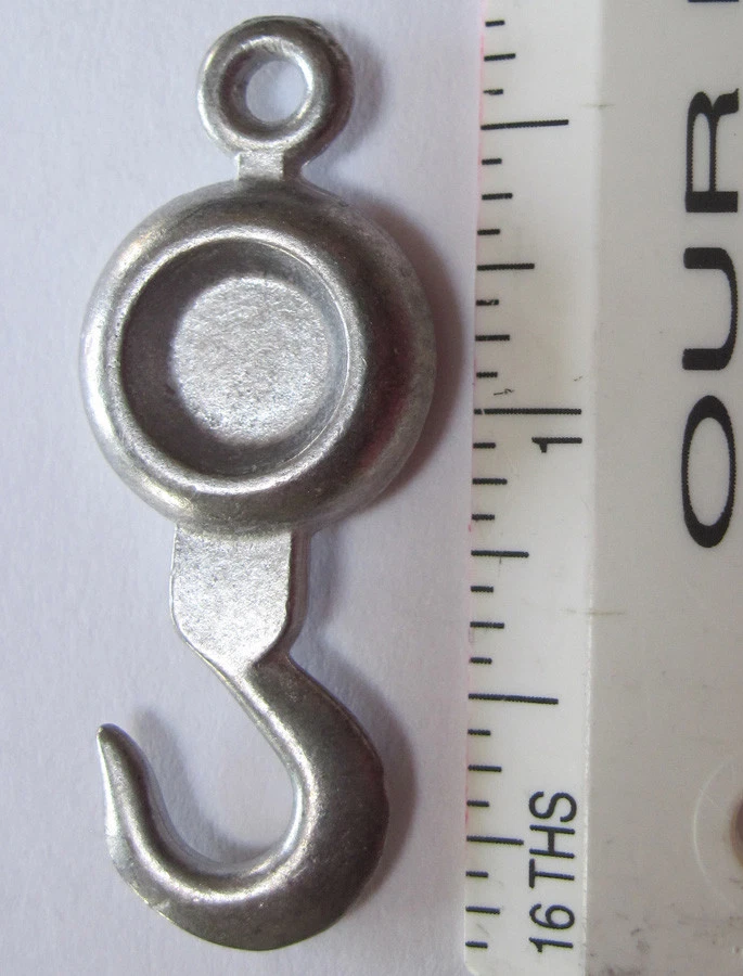 Replacement hook for 1960s Buddy L tow truck - Image 1 of 1