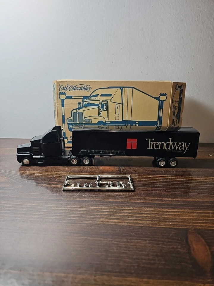 Remolque tractor Kenworth T600B 1:64 de colección ERTL Trendway Holland Michigan Foto 1 de 4