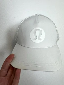 Lululemon Trucker Hat Cap Adults Snap Back Mesh Adjustable Cream Bone - Picture 1 of 9