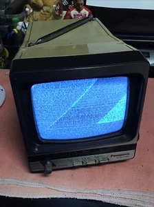 VINTAGE 1984 Panasonic AC/DC 4-Way Model TR-5111T TV & AM/FM RADIO WORKING - Picture 1 of 8