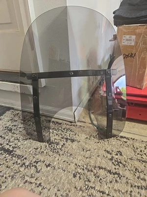 孟菲斯阴影 - MEB41112 - 孟菲斯超薄挡风玻璃 (7 英寸) 镂空),15 英寸。 -夜间 — 第 1/3 张图片