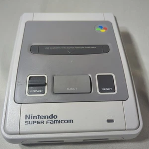 Consola Nintendo Super Famicom H50 con 2 mandos, arranque rápido, probada, usada - Imagen 1 de 5