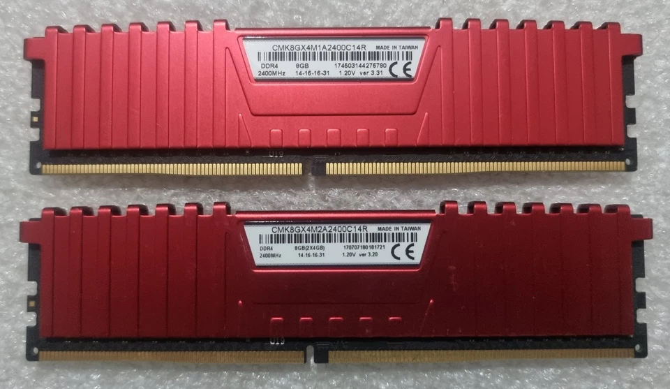 Corsair Vengeance  8GB CMK8GX4M2A2400C14 2x4GB PC4-19200 2400MHz Memory Ram DDR4 - Image 1 of 1