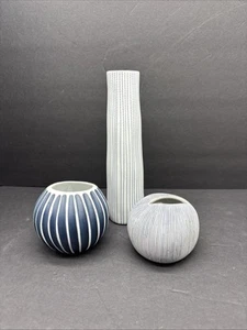 3 Pc Vase Grouping In Navy & White - Picture 1 of 18