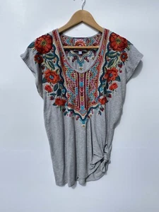 Johnny Was Ornell Gray Scoop Flower Embroidery Front Knot Stretch Blouse Shirt S - Picture 1 of 18