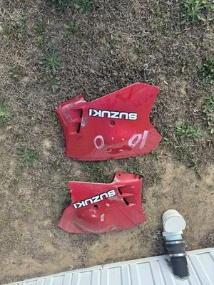89 Gsxr 750/1100 Lower Fairings Left/right Side - Image 1 of 4