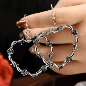 BARBED WIRE HEART Charm Dangle Earrings Silver Tone Rose Punk Goth Rock Love New - Picture 1 of 5