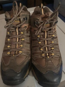 Bass YOSEMITE Sz 9M Brown Hiking Boots Mens - Picture 1 of 4