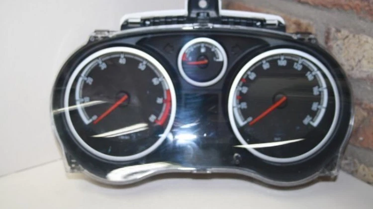 Reparatur Opel Corsa D Kombiinstrument  Tacho Analoganzeigenausfall - Bild 1 von 1