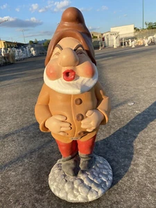 Statua Eolo Nano Nani Biancaneve Gnomo Cartone Animat Giardino Esterno Cemento - Foto 1 di 1