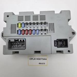 2017-2020 Land Rover Range Rover Velar Rear Luggage Fuse Relay Box CPLA14Q073AA - Picture 1 of 14