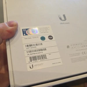 Ubiquiti Networks UniFi nanoHD Access Point - White - Photo 1/4