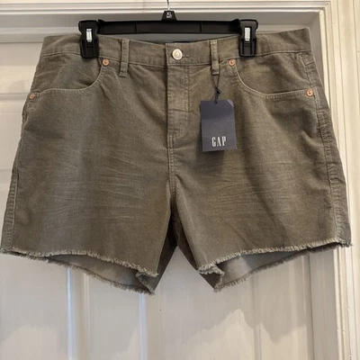 Gap Green Corduroy Fray Hem 4.5” Short Women’s Size 14 NWT - Image 1 of 4