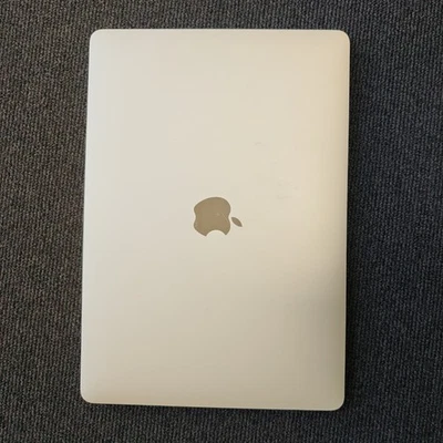 Apple MacBook Pro 13,3 Zoll (128GB SSD, Intel Core i5 7. Gen., 3,60GHz, 8GB RAM) - Bild 1 von 4