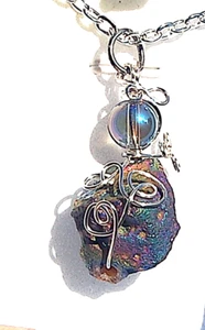 Regenbogen Aura Achat Nugget Kristall Anhänger verpackt Geschenk Freude Freundschaft E4 - Bild 1 von 1