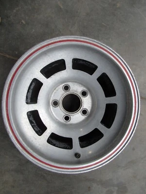 Chevrolet Corvette Pace Car 1978 rueda 15x8" aluminio Foto 1 de 4