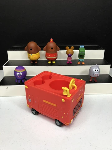 Lot Of 6 Hey Duggee Figures With Fire Truck Jazwares BBC Cover