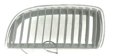 06 07 08 2006 BMW 325 E90 parachoques lateral del conductor parrilla cromada y negra 51137120007 Foto 1 de 4