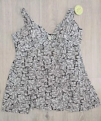 It Figures Slender Thighs Black White One Piece Swimsuit Wireless Dress 24W - Image 1 of 4