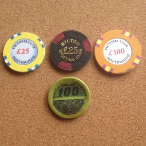 4 HIGH VALUE CASINO CHIPS: WILTON & VICTORIA CLUBS. NOTTINGHAM + MONACO. - Picture 1 of 4