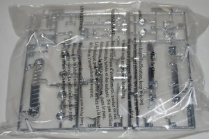 REVELL 1956 CHEVY DEL RAY 85-4504 ⭐PIEZAS⭐ PARRILLA DELANTERA CROMADA+MÁS 1:25 - Imagen 1 de 3