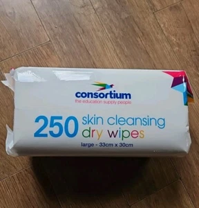 CONSORTIUM SKIN CLEANSING DRY WIPES, PACK OF 250, LARGE 33cm x 30cm - RRP £7.95 - Picture 1 of 3