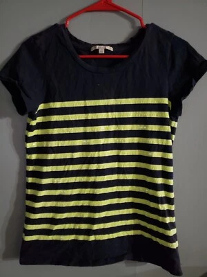 Camiseta Gap talla pequeña azul oscuro con lentejuelas en la parte delantera rayas amarillas Foto 1 de 3