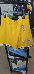 Vintage 90’s Lakers Champion Basketball Shorts Jungen Größe (14-16) - Bild 1 von 4