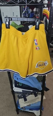 Pantalones cortos de baloncesto vintage de los 90 Lakers Champion para niños talla (14-16) Foto 1 de 4